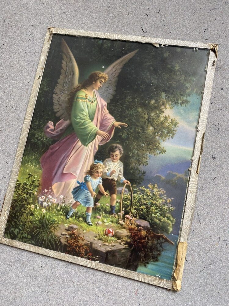 Starožitný svatý obrázek pod sklem anděl s dětmi