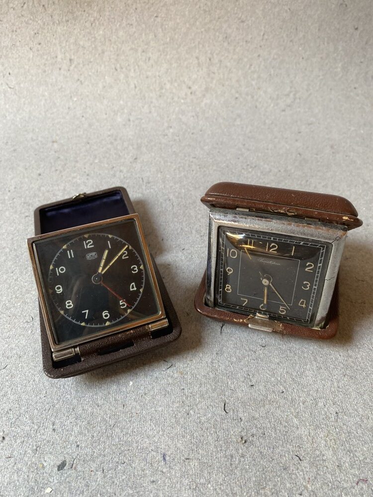 Starožitné cestovní budíky, 2 ks  1ks Kienzkle