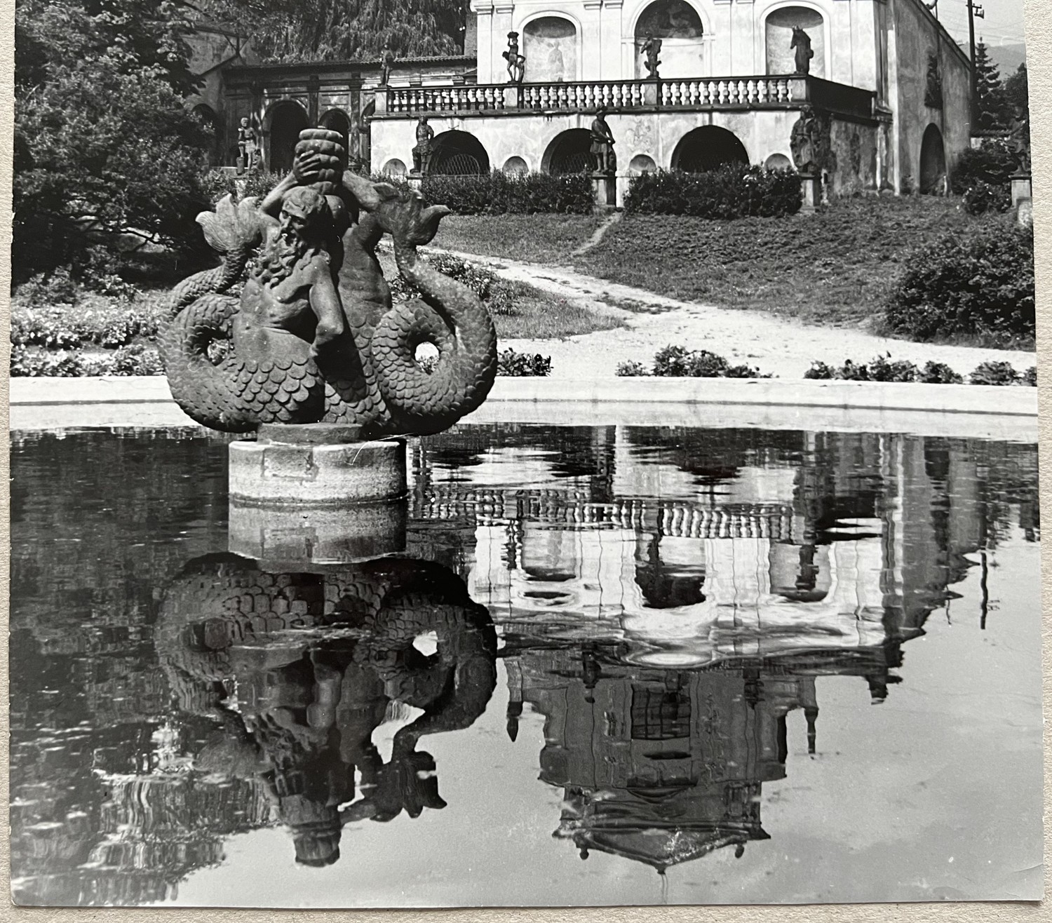 Fotografie Kašna se sochou Tritonů Klášterec n./Ohří Sochař Brokoff - Obrázek 3