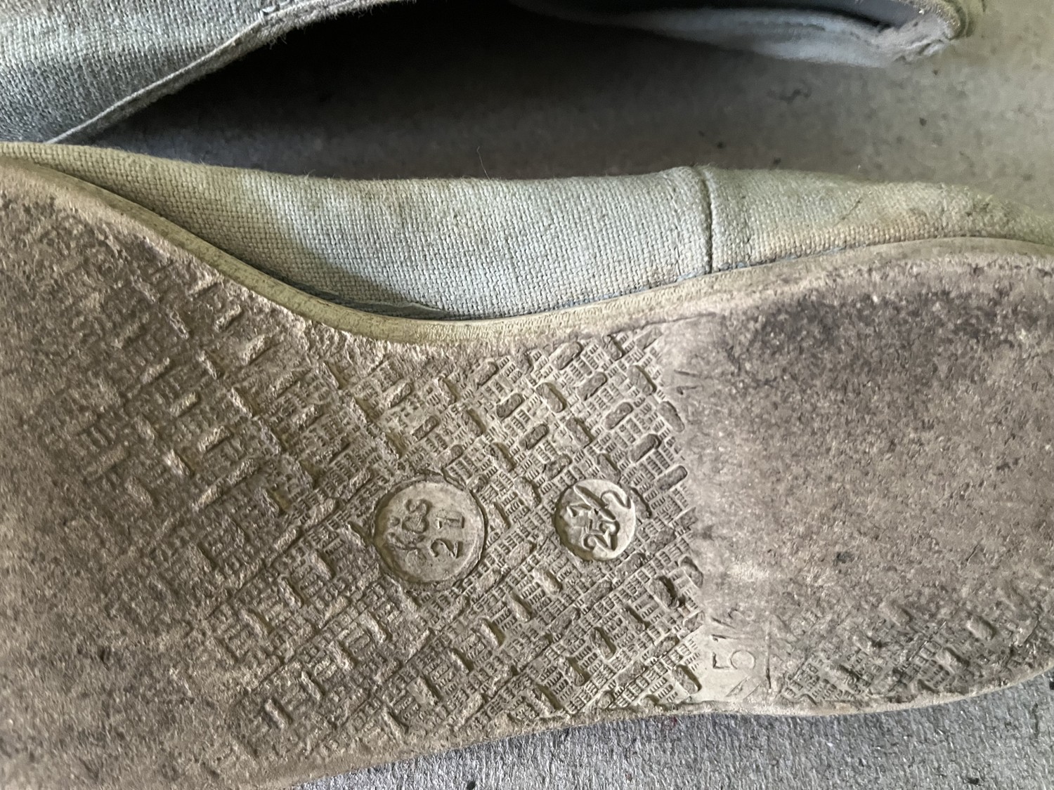 Cvičky, ťapky z dob socialismu, 3 páry Partizánske, 50-80.léta - Obrázek 7