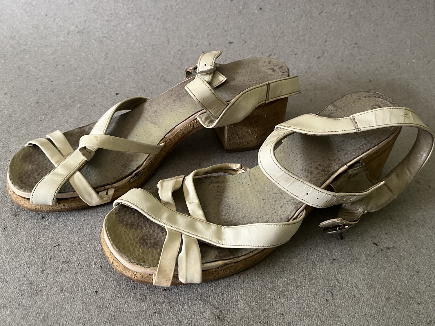 Dámské společenské boty na podpatku z dob socialismu, 3 páry - Obrázek 7