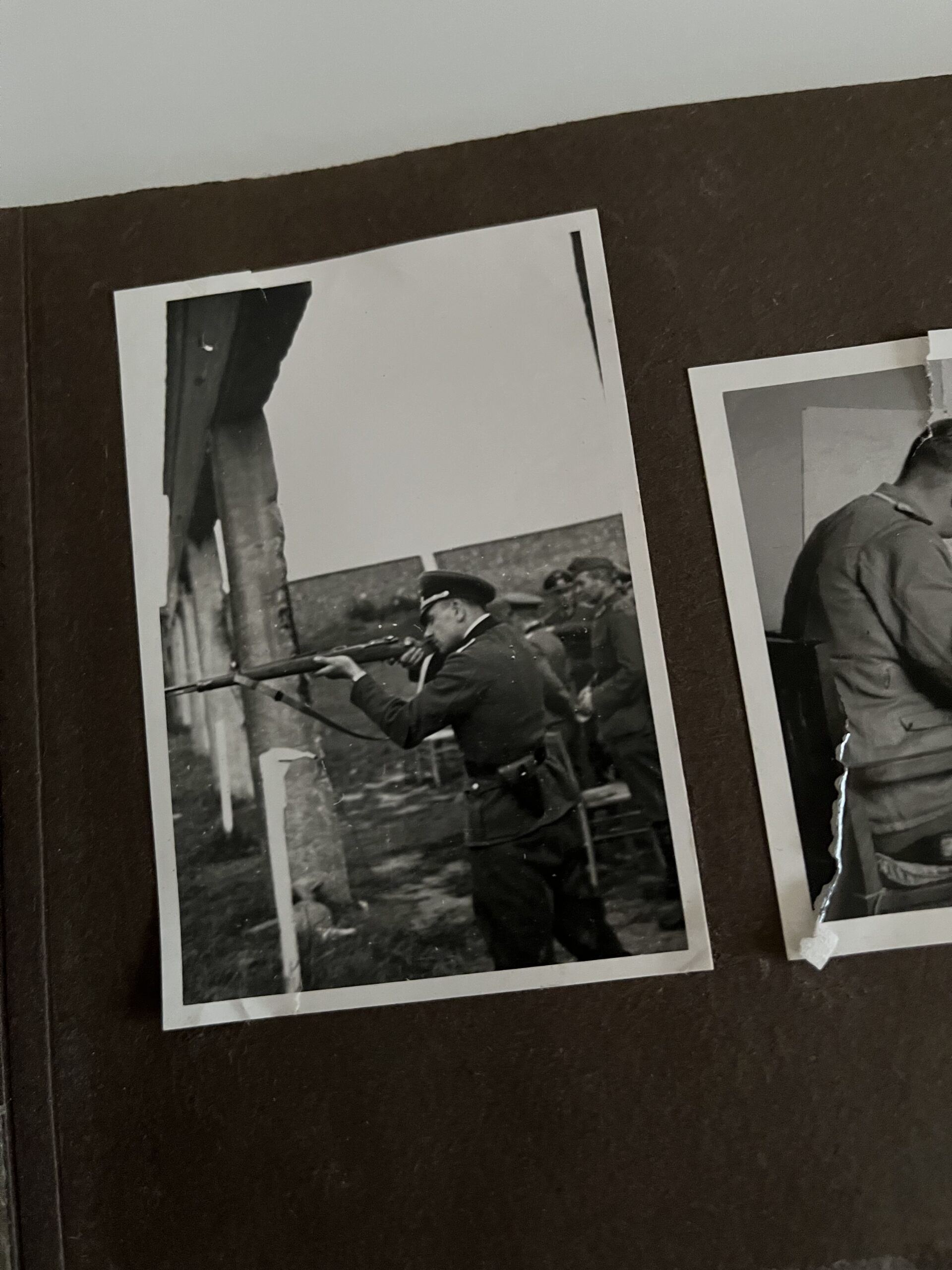 Album+kufřík fotografií německého vojáka z fronty, okupovaných oblastí 400ks - Obrázek 2