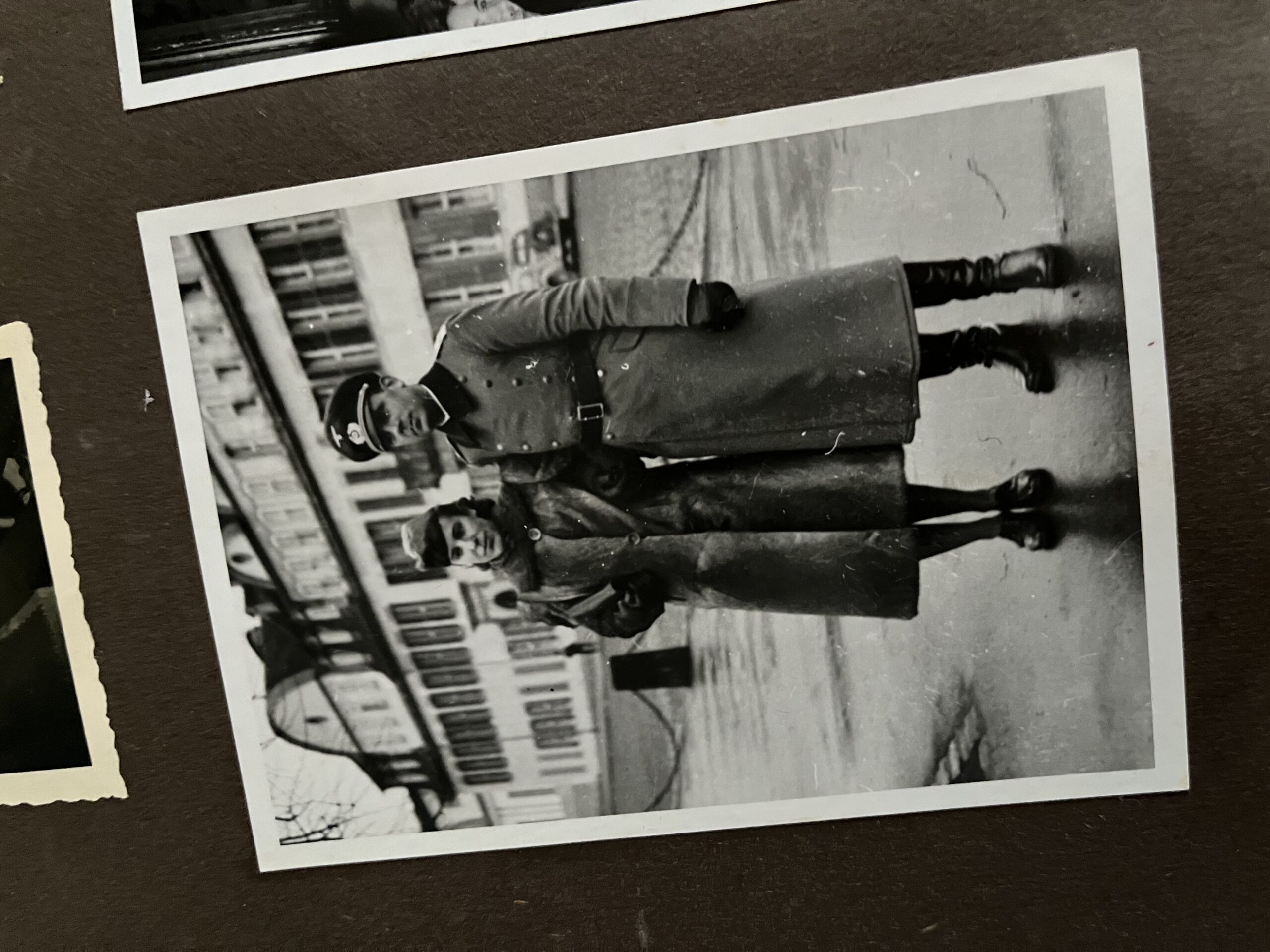 Album+kufřík fotografií německého vojáka z fronty, okupovaných oblastí 400ks - Obrázek 6