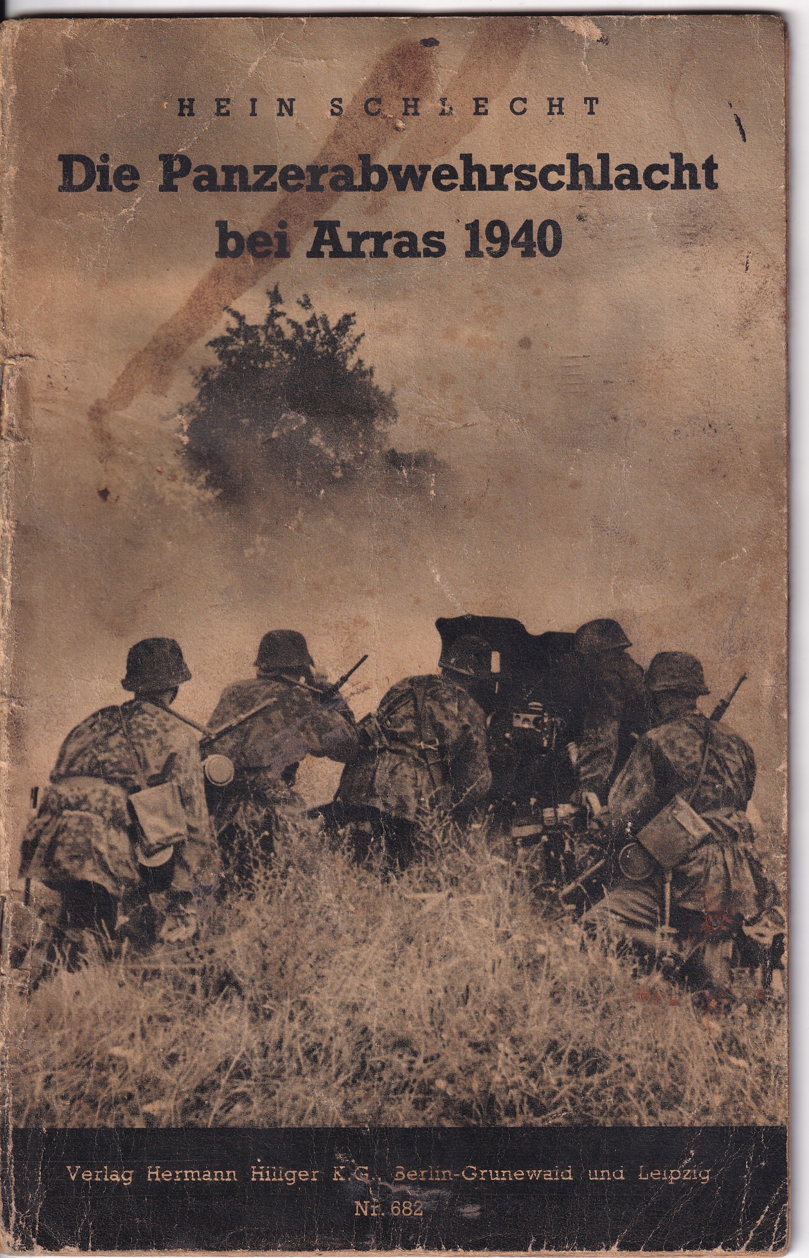 Kniha Protitanková bitva SS u Arrasu v r. 1940, Hein Schlecht