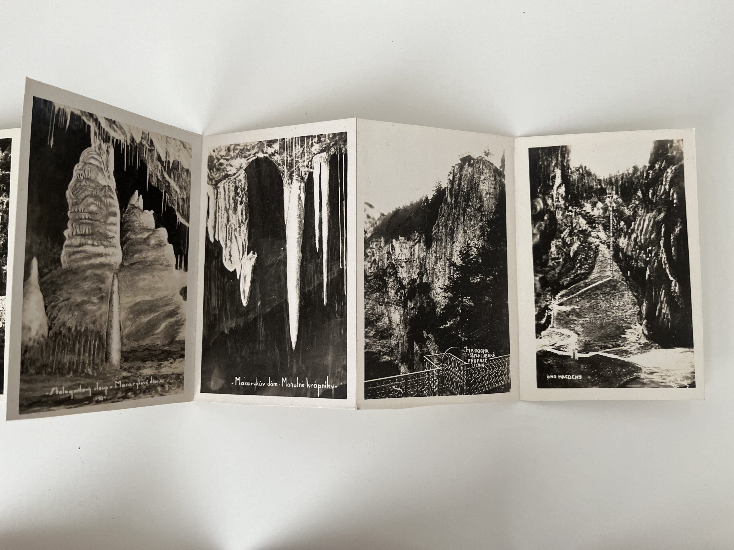 Leporelo Moravský kras Macocha, 5 ks razítko 1.pol.20.stol. - Obrázek 14