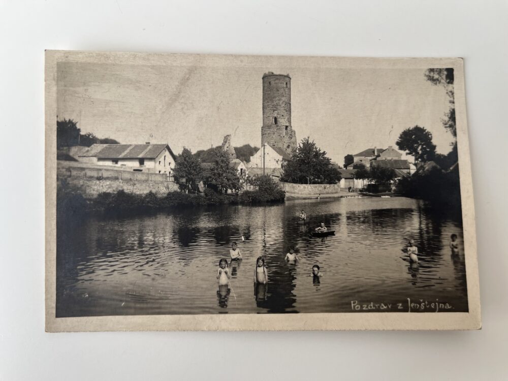Pohlednice Jenštejn - zřícenina hradu, rybník, děti okres Praha východ