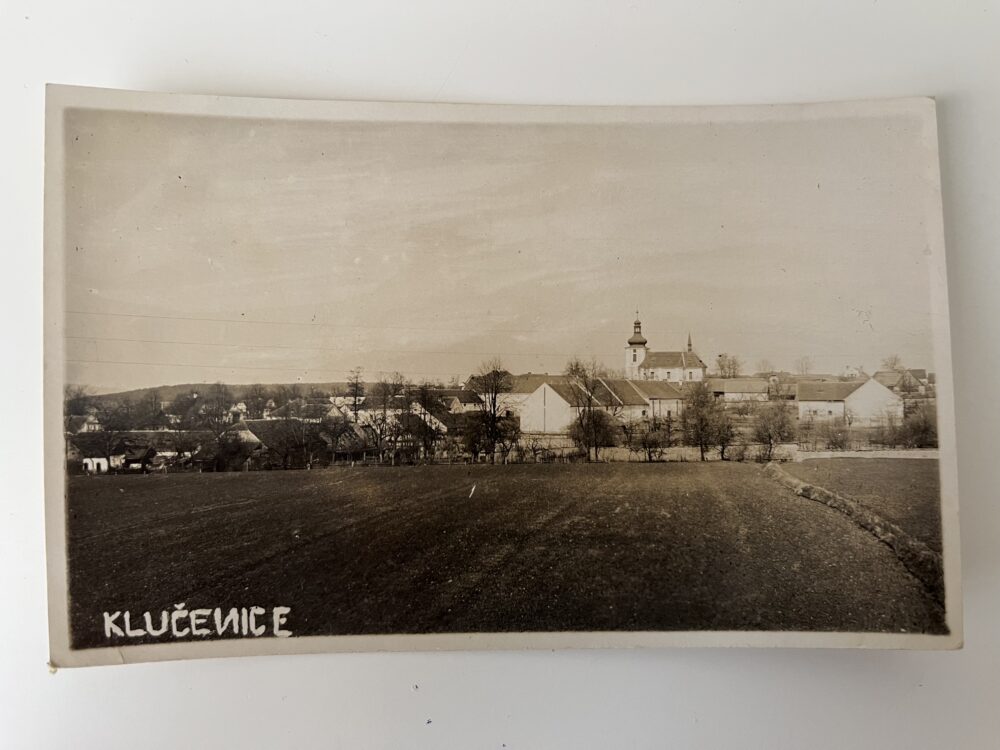 Pohlednice KLUČENICE, celkový pohled okres Příbram 1.pol.20.st.