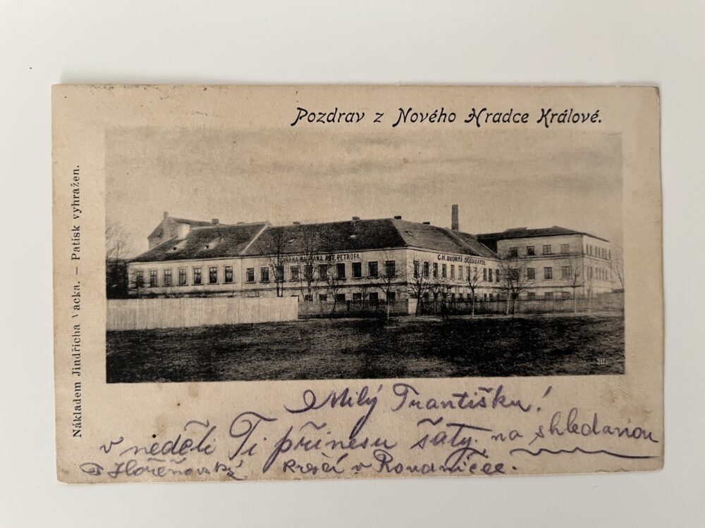 Pohlednice Nový Hradec Králové Továrna na piana Ant. Petrofa, RU
