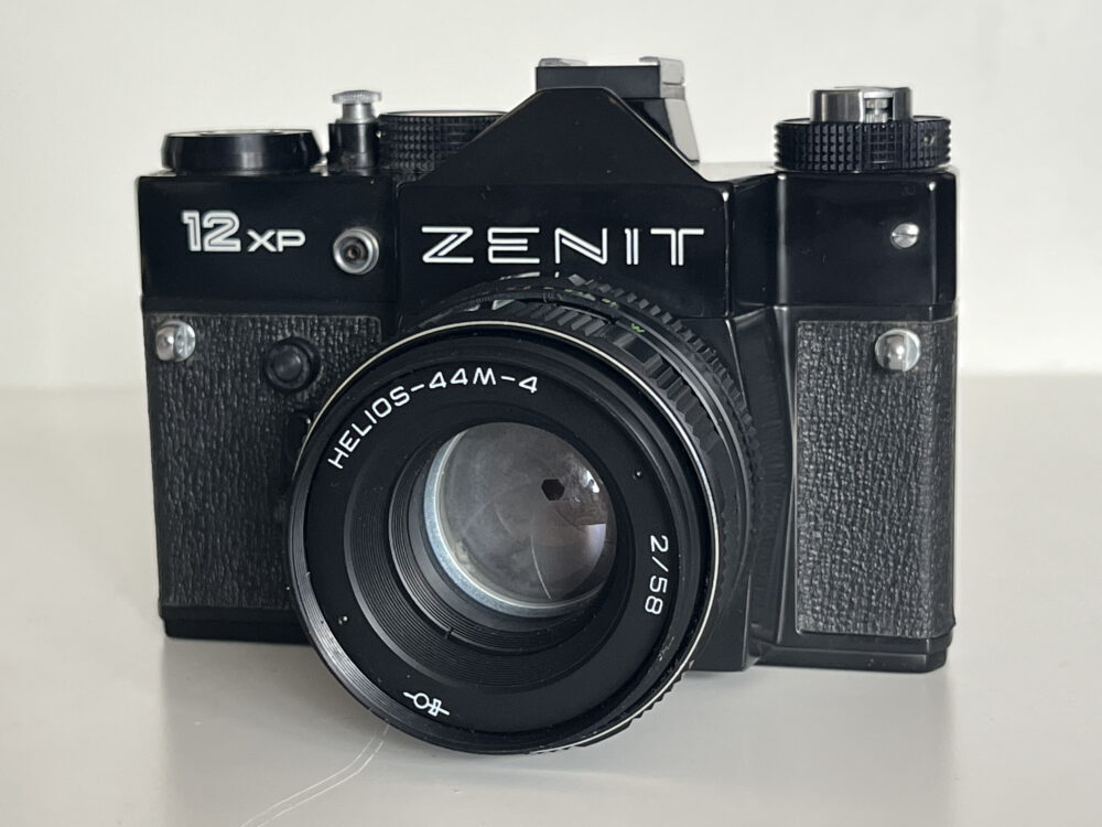 Fotoaparát Zenit 12 XP, objektiv Helios 44M-4, 2/58