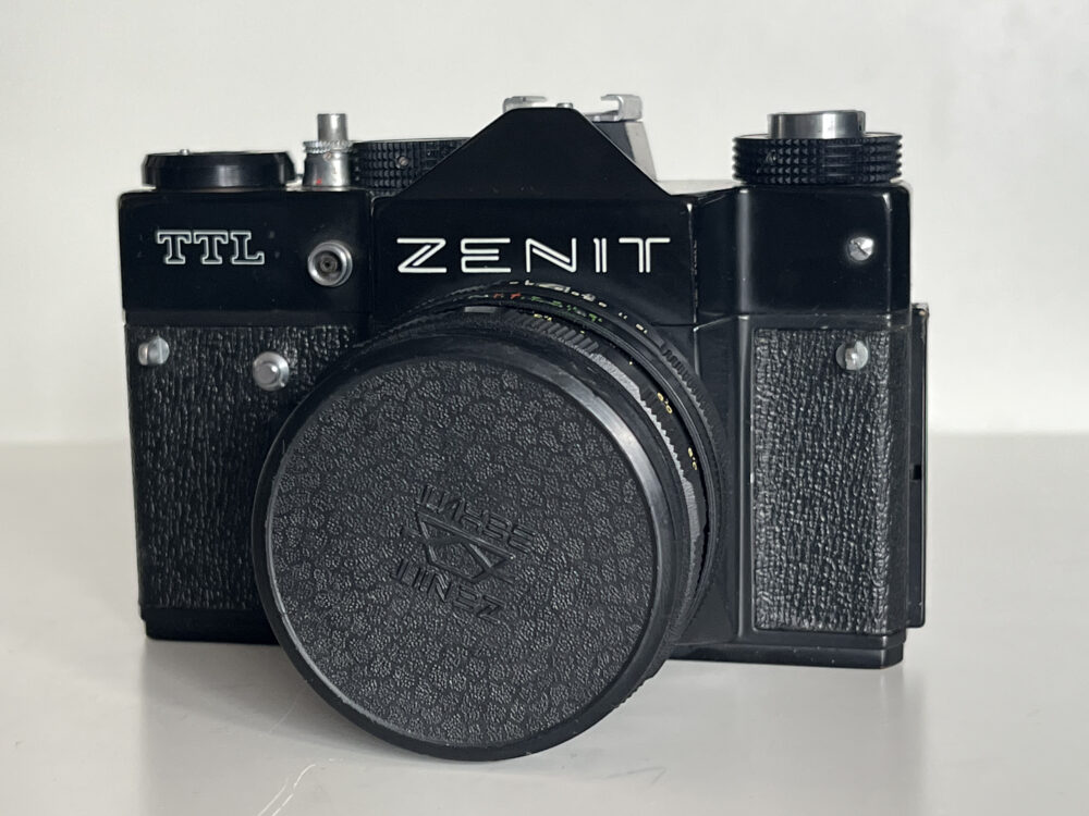 Objektiv Helios 44M 2/58 M42, fotoaparát Zenit TTL