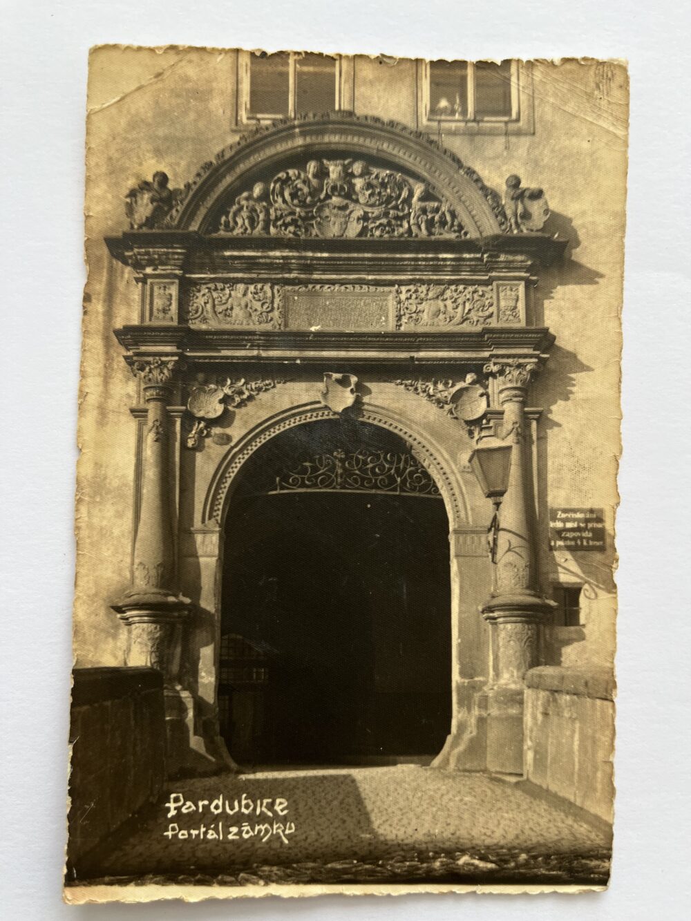 Pohlednice místopis Pardubice - Portál zámku