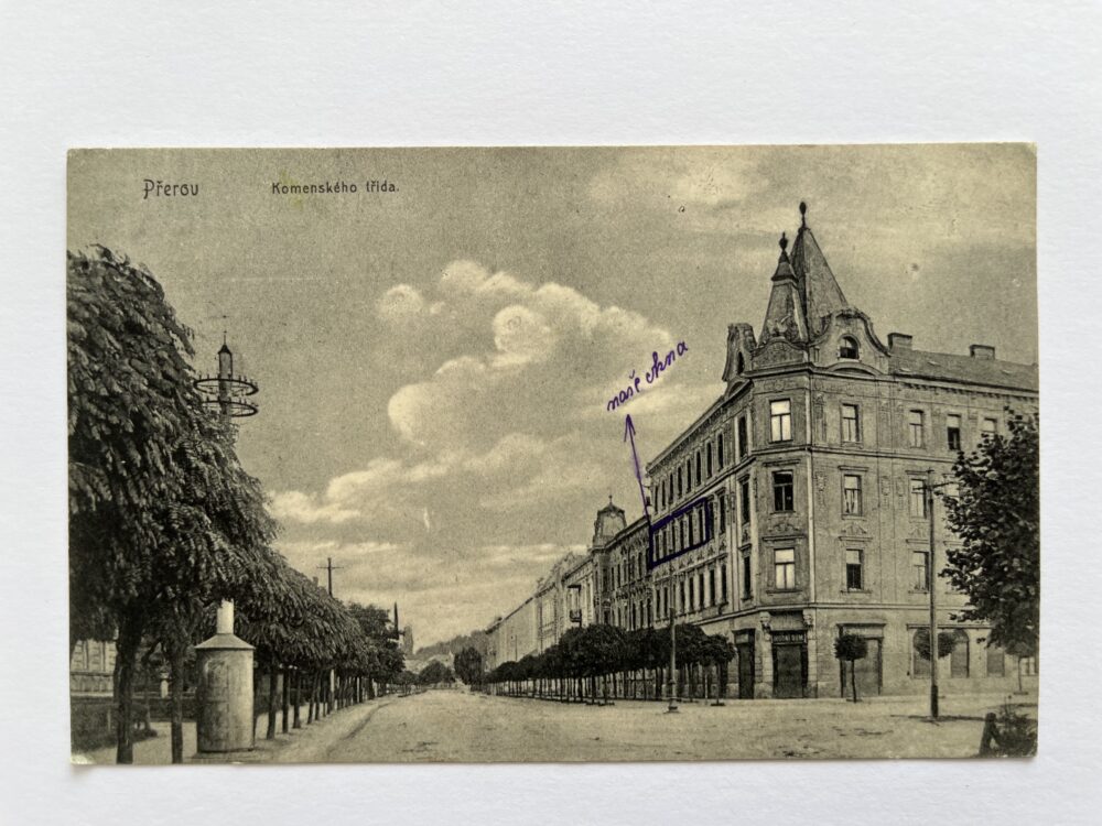 Pohlednice místopis Přerov - Komenského třída, módní dům razítko, RU