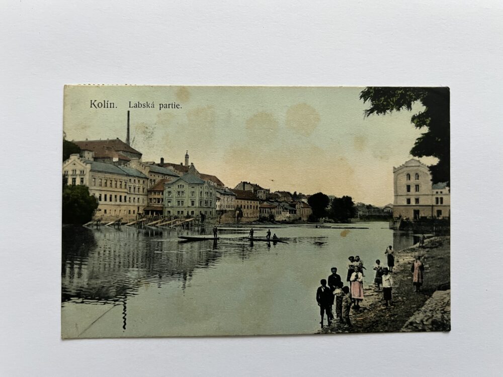 Pohlednice místopis Kolín - Labská partie, lidé na loďkách, děti 1910