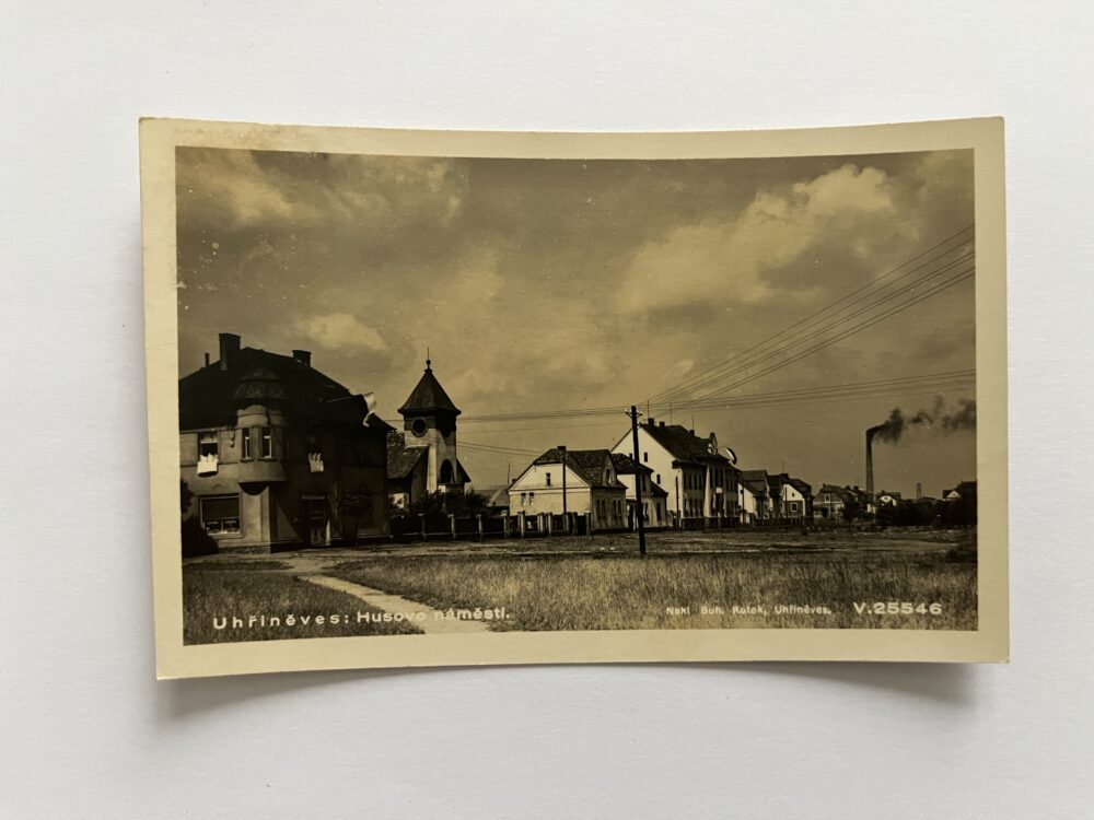 Pohlednice místopis Uhříněves - Husovo náměstí, okres Praha 1934