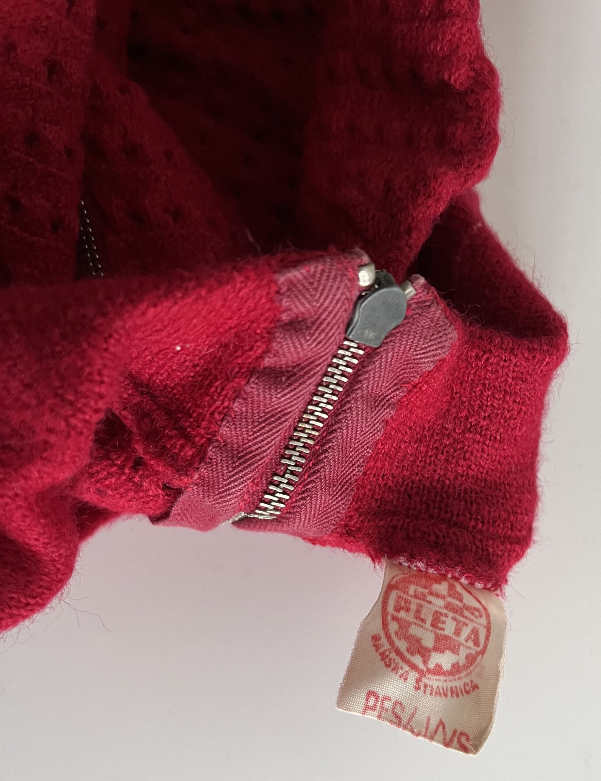 Konvolut dětského oblečení z dob socialismu - dupačky, svetry - Obrázek 7