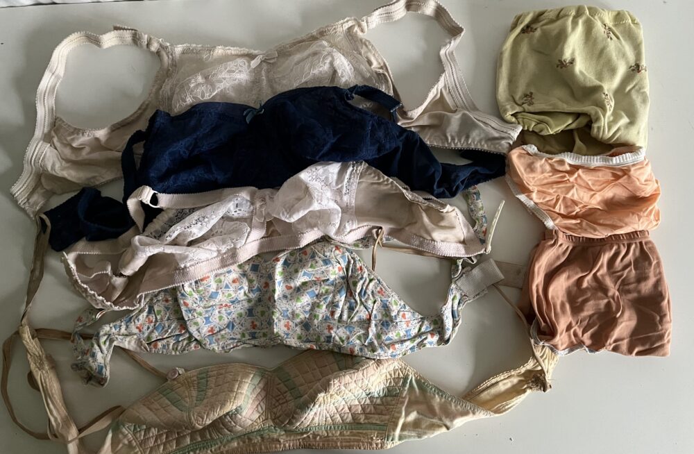 Konvolut spodního prádla 1.pol. i 2.pol.20.stol.