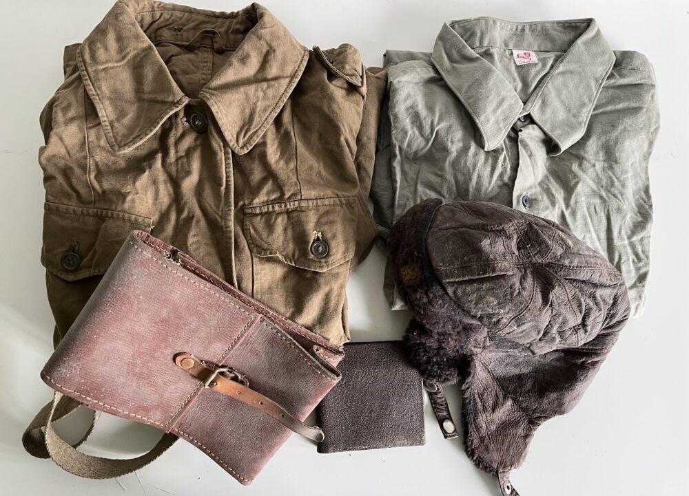 Konvolut z vojny - Bunda Otavan, košile, ušanka, brašna, peněženka