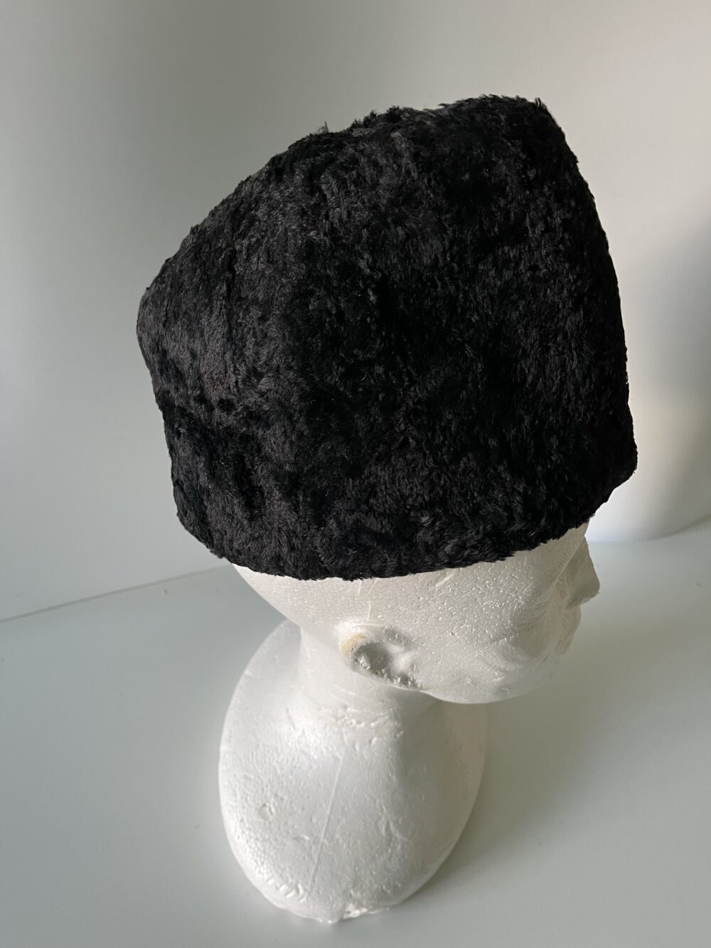 Starožitná zimní čepice ze Slovácka, beranice