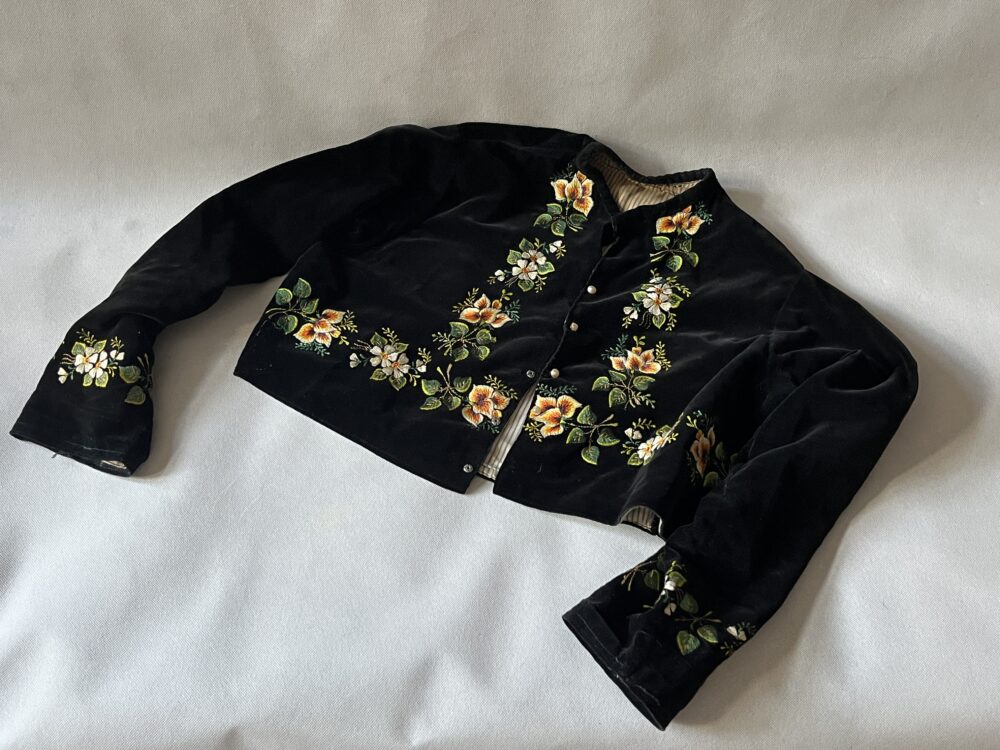 Dámská semišová kacabajka s květinovým vzorem