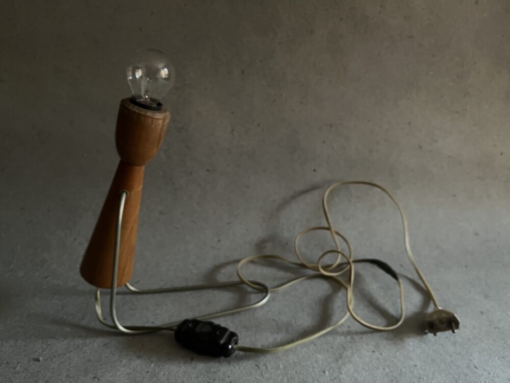 Retro stolní lampička dřevo/kov