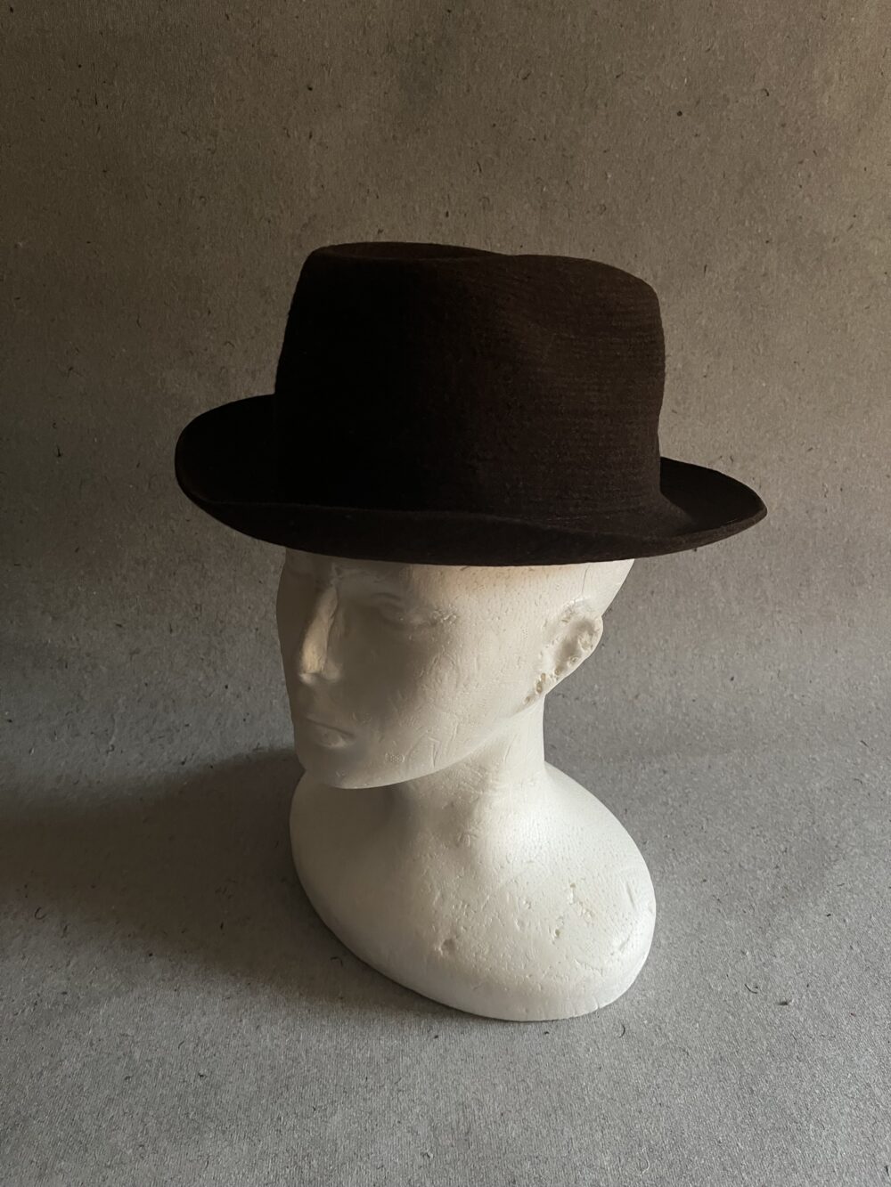 Starožitný hnědý klobouk - Fr. Jecha Mšeno velikost 53 cm