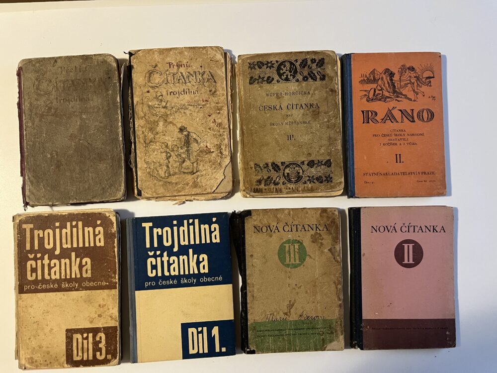 Dobové učebnice Čítanky pro obecné a měšťanské školy 8 ks 1.pol.20.st.
