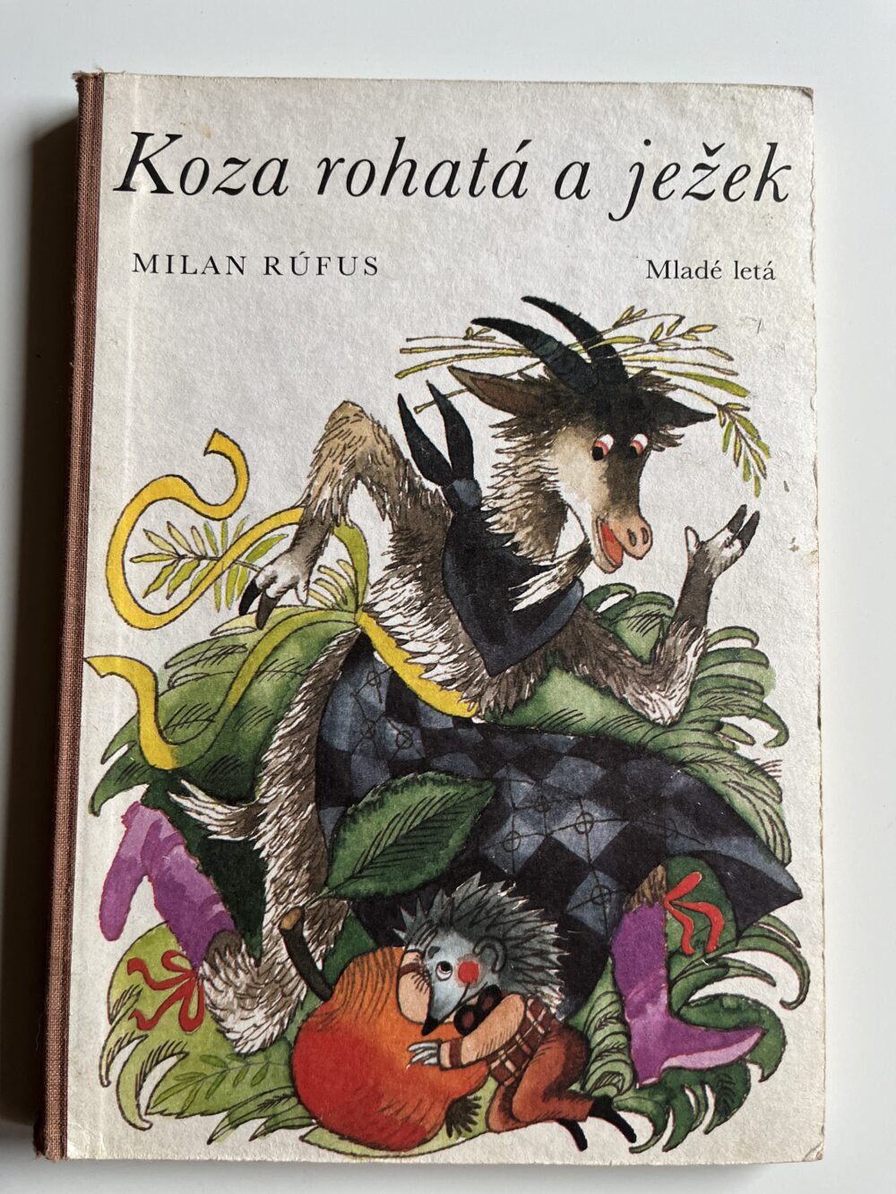 Kniha Koza rohatá a ježek - veršovaný příběh, Milan Rúfus