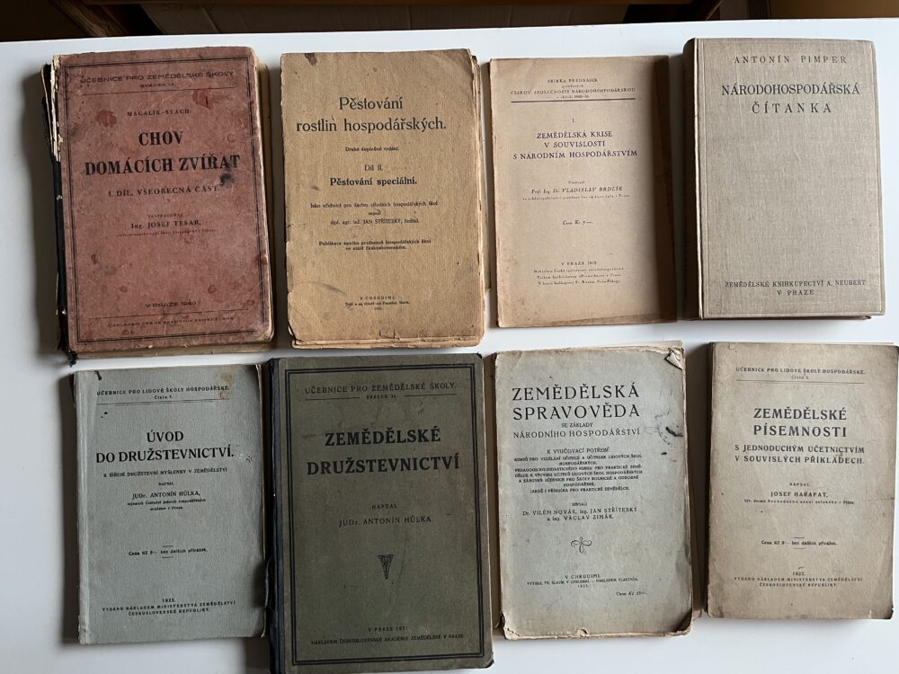 Knihy - Zemědělství, chov zvířat, pěstování rostlin 1.pol.20.st. 8 ks