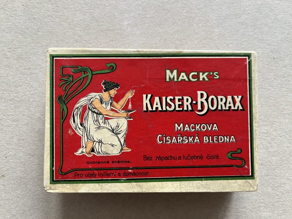 Krabička s obsahem Mackova císařská bledna Kaiser-Borax