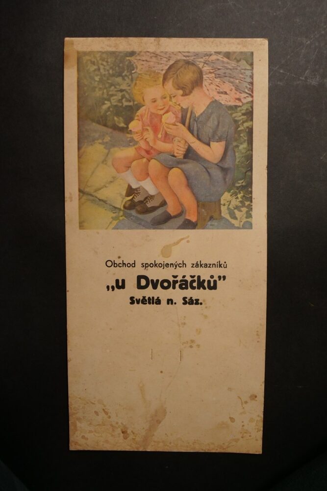 Papírová cedule obchod u Dvořáčků,Světlá n.Sáz. Děti 1.pol.20.stol.