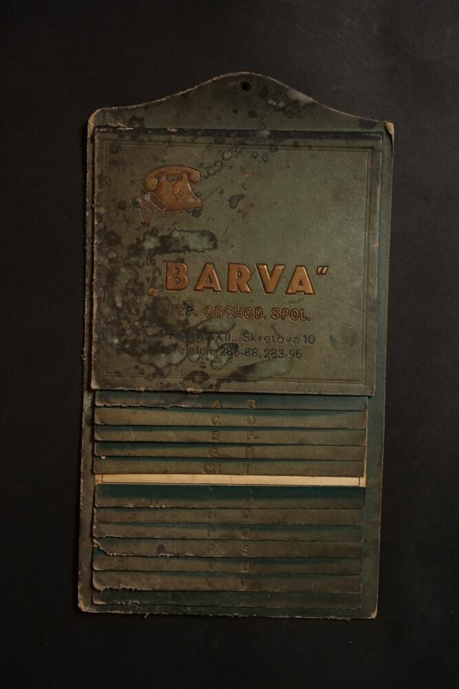 Telefonní zápisník v tvrdých reklamních deskách BARVA, 1.pol.20.stol.