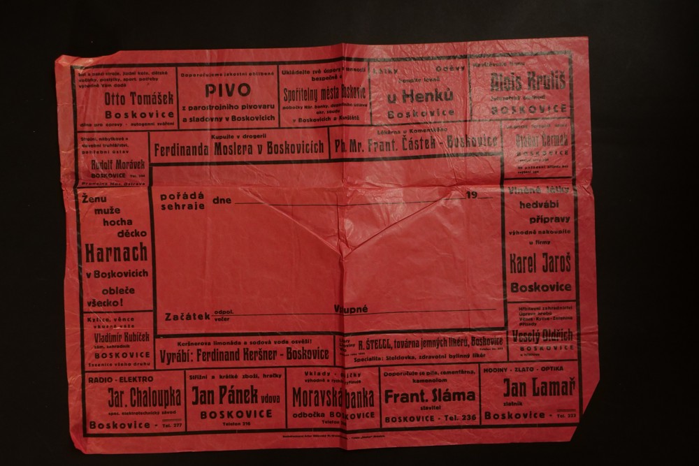 Plakát s reklamami firem pivo, optika, hračky...Boskovice 1.pol.20.stol.