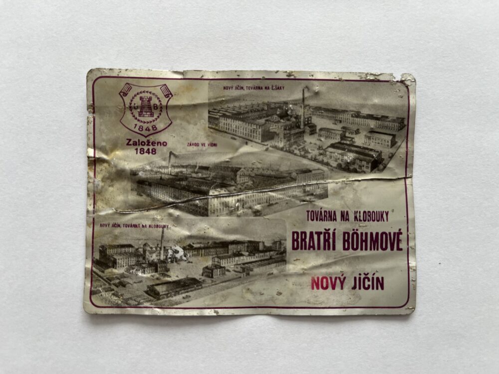 Kalendář plechový - Továrna na klobouky Bratři Böhmové Nový Jičín 1932