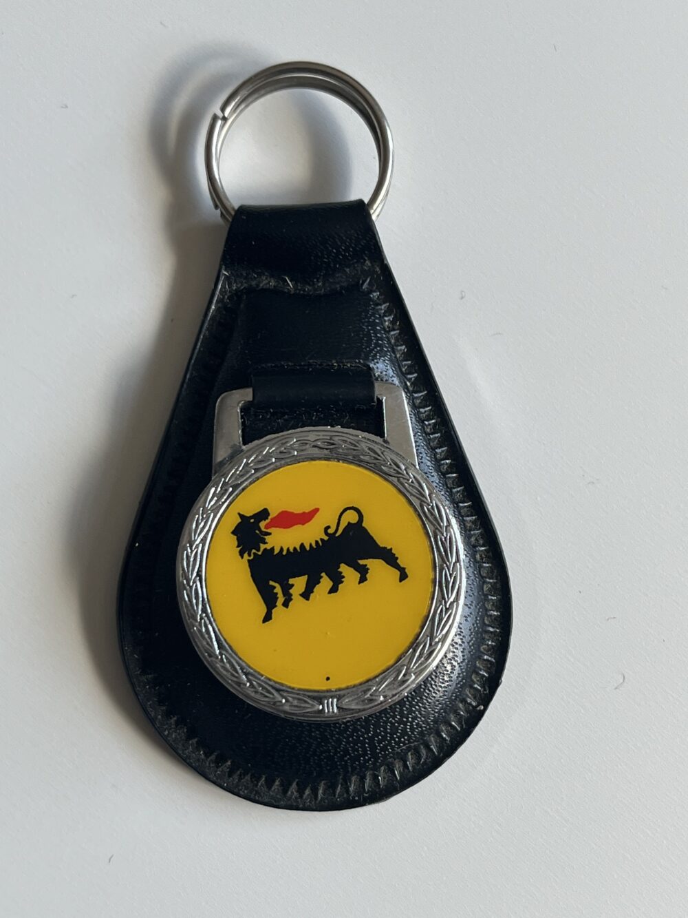 Reklamní retro klíčenka s logem italské ropné společnosti Agip